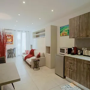 Apartment #3 Bottero A 2mins De La & Promenade Des